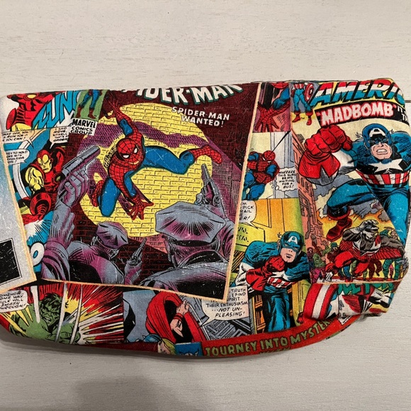 2 Marvel Comics bag (small pocketbook and travel bag) - Picture 9 of 13
